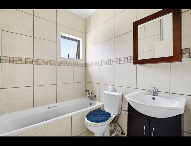 2 BEDROOM APARTMENT FOR SALE IN BARBEQUE DOWNS
